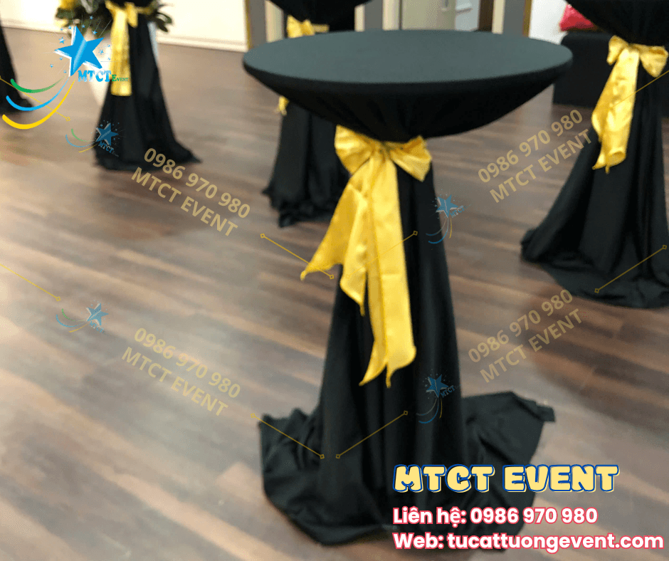 Bàn bar 1m05 có khăn + nơ 16