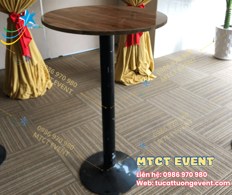 Bàn bar 1m05 không khăn 4