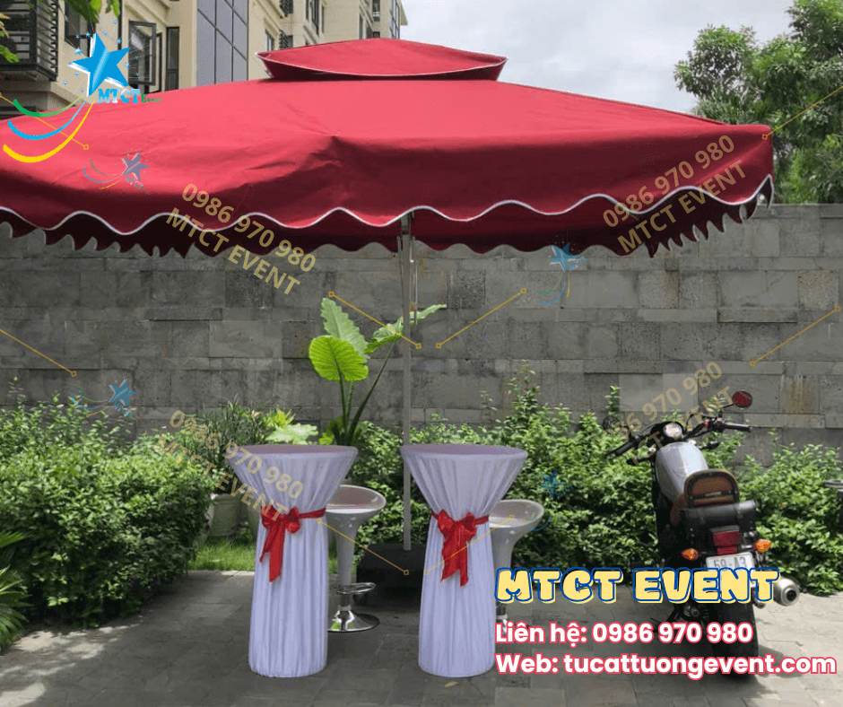 Bàn bar 1m05 có khăn + nơ 4